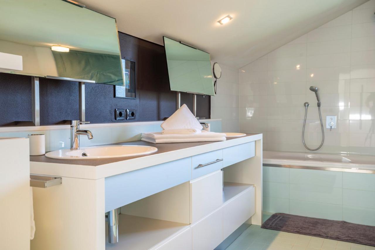 Tubris Living Apartment Campo Tures Bagian luar foto